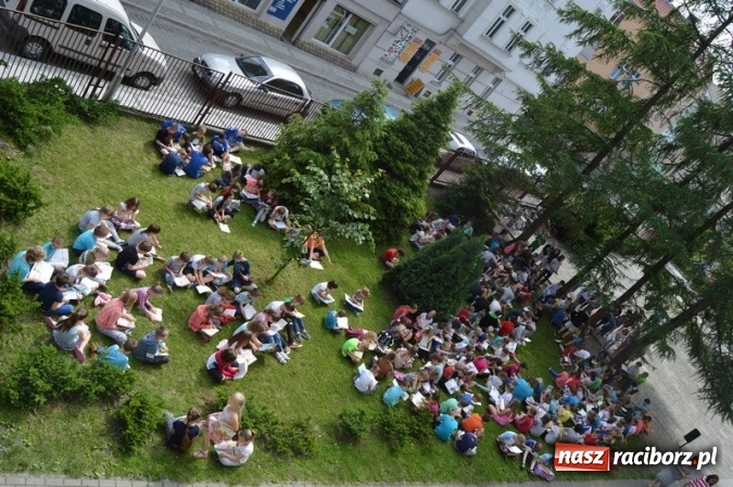 Zdjęcie w galerii na portalu naszraciborz.pl: Jak nie czytam, jak czytam - bronią się uczniowie SP 4  wiadomości z regionu
