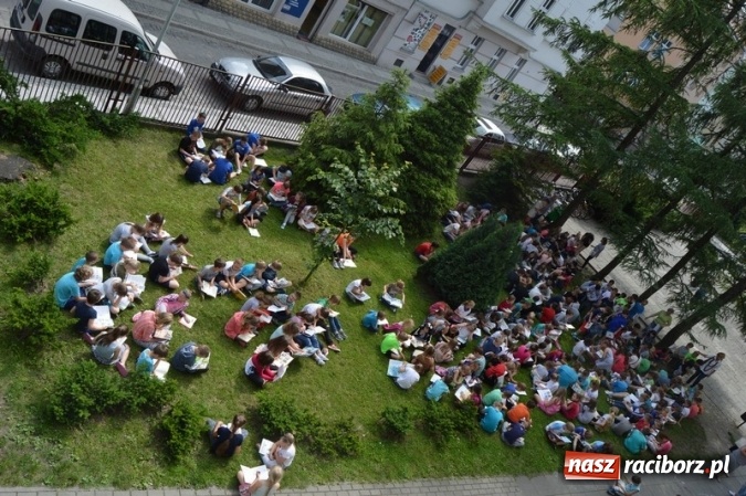 Zdjęcie w galerii na portalu naszraciborz.pl: Jak nie czytam, jak czytam - bronią się uczniowie SP 4  wiadomości z regionu