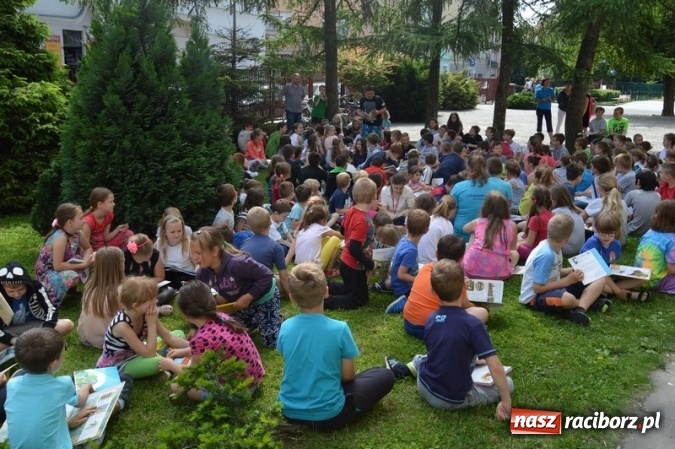 Zdjęcie w galerii na portalu naszraciborz.pl: Jak nie czytam, jak czytam - bronią się uczniowie SP 4  wiadomości z regionu