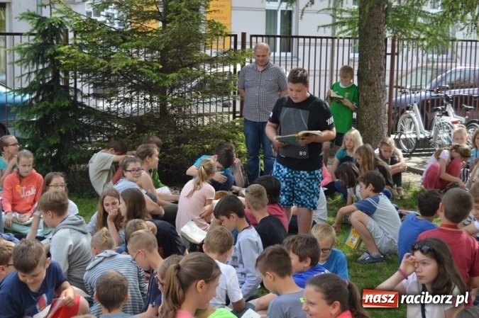 Zdjęcie w galerii na portalu naszraciborz.pl: Jak nie czytam, jak czytam - bronią się uczniowie SP 4  wiadomości z regionu