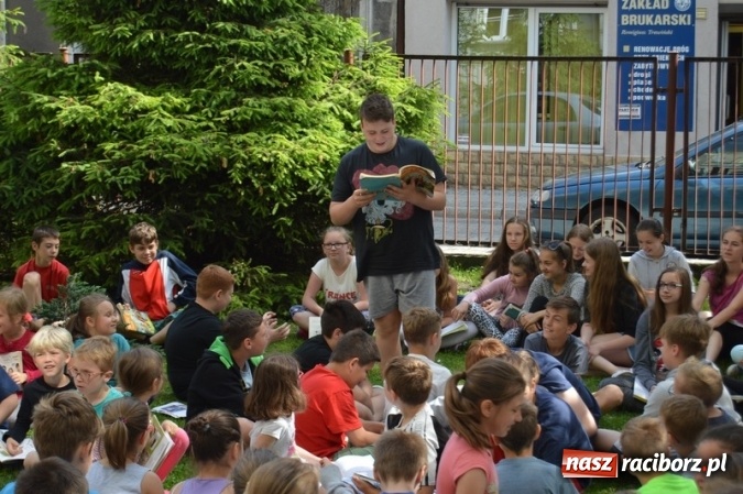 Zdjęcie w galerii na portalu naszraciborz.pl: Jak nie czytam, jak czytam - bronią się uczniowie SP 4  wiadomości z regionu