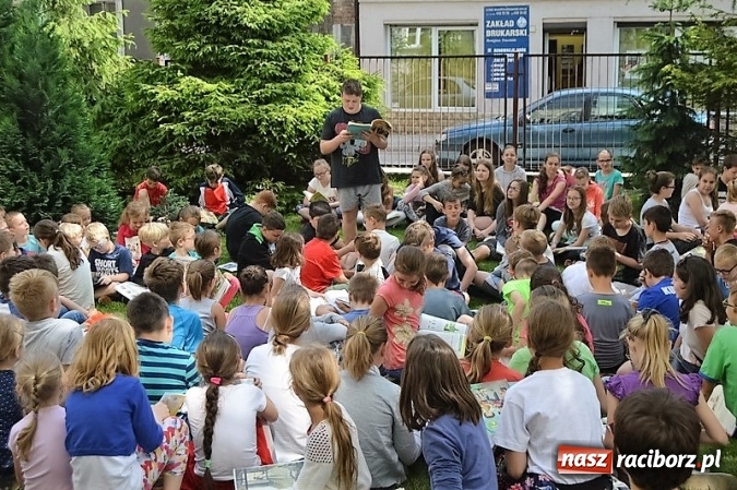 Zdjęcie w galerii na portalu naszraciborz.pl: Jak nie czytam, jak czytam - bronią się uczniowie SP 4  wiadomości z regionu