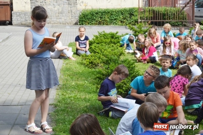 Zdjęcie w galerii na portalu naszraciborz.pl: Jak nie czytam, jak czytam - bronią się uczniowie SP 4  wiadomości z regionu