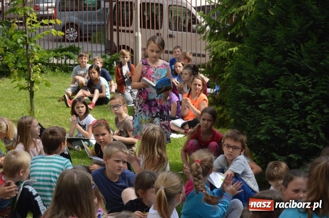 Zdjęcie w galerii na portalu naszraciborz.pl: Jak nie czytam, jak czytam - bronią się uczniowie SP 4  wiadomości z regionu