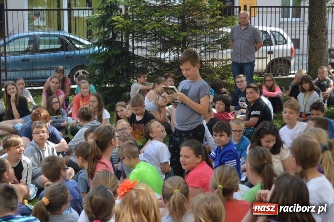 Zdjęcie w galerii na portalu naszraciborz.pl: Jak nie czytam, jak czytam - bronią się uczniowie SP 4  wiadomości z regionu