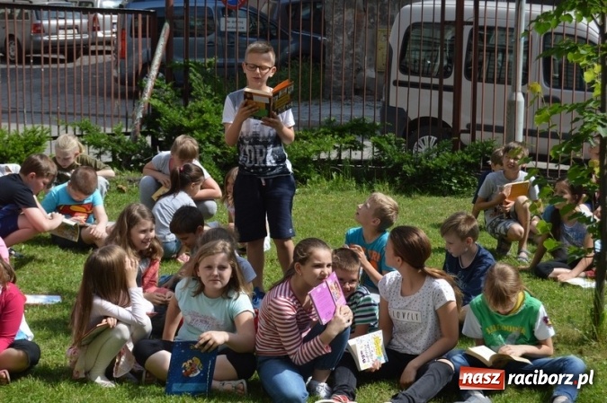 Zdjęcie w galerii na portalu naszraciborz.pl: Jak nie czytam, jak czytam - bronią się uczniowie SP 4  wiadomości z regionu