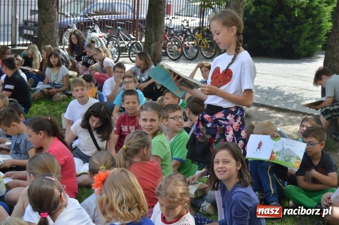 Zdjęcie w galerii na portalu naszraciborz.pl: Jak nie czytam, jak czytam - bronią się uczniowie SP 4  wiadomości z regionu