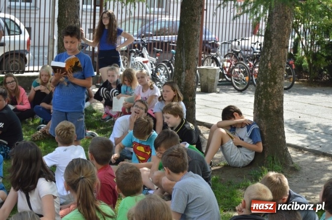 Zdjęcie w galerii na portalu naszraciborz.pl: Jak nie czytam, jak czytam - bronią się uczniowie SP 4  wiadomości z regionu