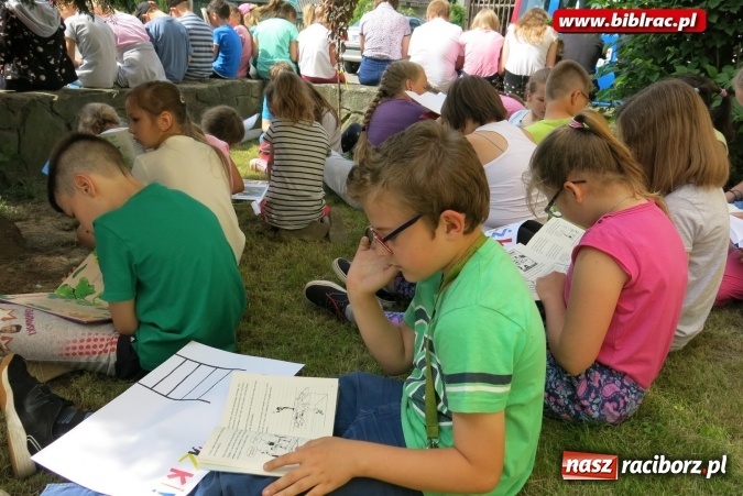 Zdjęcie w galerii na portalu naszraciborz.pl: Jak nie czytam, jak czytam – akcja masowego czytania w Raciborzu  wiadomości z regionu