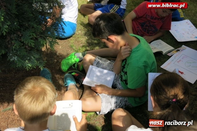 Zdjęcie w galerii na portalu naszraciborz.pl: Jak nie czytam, jak czytam – akcja masowego czytania w Raciborzu  wiadomości z regionu