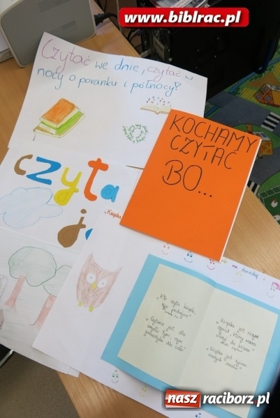 Zdjęcie w galerii na portalu naszraciborz.pl: Jak nie czytam, jak czytam – akcja masowego czytania w Raciborzu  wiadomości z regionu