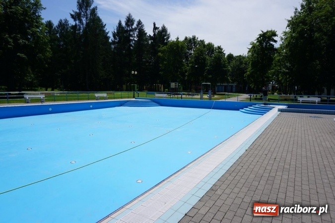 Zdjęcie w galerii na portalu naszraciborz.pl: Basen pod Oborą będzie czynny od 25 czerwca wiadomości z regionu