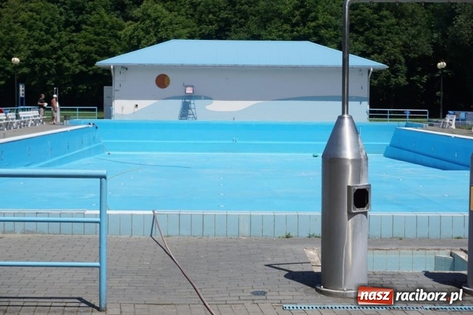 Zdjęcie w galerii na portalu naszraciborz.pl: Basen pod Oborą będzie czynny od 25 czerwca wiadomości z regionu