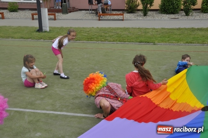 Zdjęcie w galerii na portalu naszraciborz.pl: Młodzież z przeszłością dzieciom z przyszłością - udany projekt uczni&oacute;w Gimnazjum nr 6 wiadomości z regionu