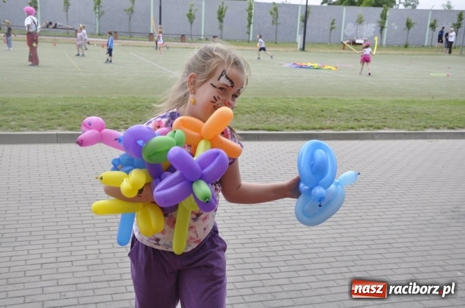 Zdjęcie w galerii na portalu naszraciborz.pl: Młodzież z przeszłością dzieciom z przyszłością - udany projekt uczni&oacute;w Gimnazjum nr 6 wiadomości z regionu