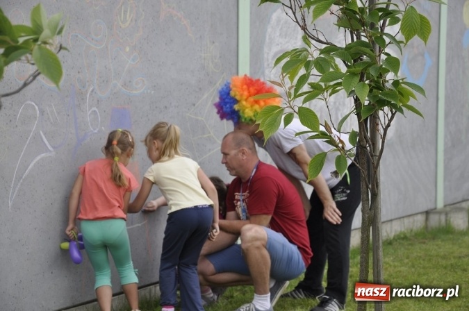 Zdjęcie w galerii na portalu naszraciborz.pl: Młodzież z przeszłością dzieciom z przyszłością - udany projekt uczni&oacute;w Gimnazjum nr 6 wiadomości z regionu