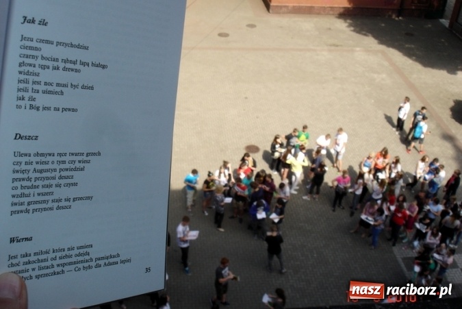 Zdjęcie w galerii na portalu naszraciborz.pl: Jak nie czytam, jak czytam – ustanawiamy rekord czytania!  wiadomości z regionu