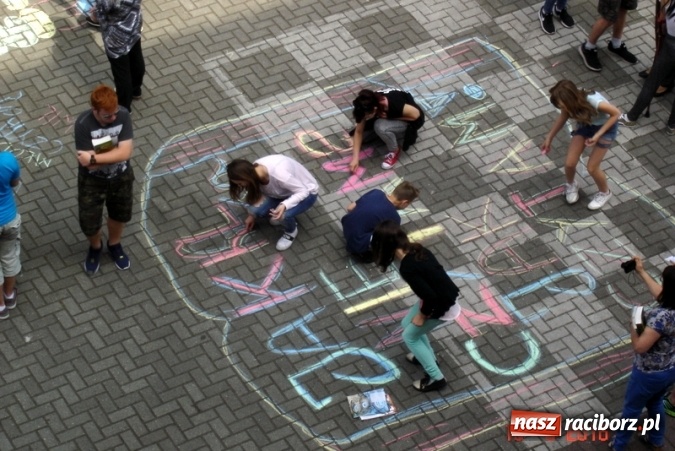 Zdjęcie w galerii na portalu naszraciborz.pl: Jak nie czytam, jak czytam – ustanawiamy rekord czytania!  wiadomości z regionu