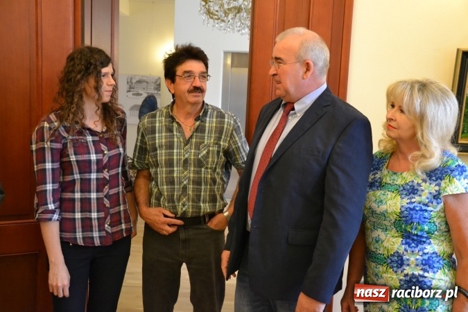 Zdjęcie w galerii na portalu naszraciborz.pl: Racibórz i okolice - wernisaż wystawy obrazów olejnych i akrylowych na Zamku Piastowskim wiadomości z regionu