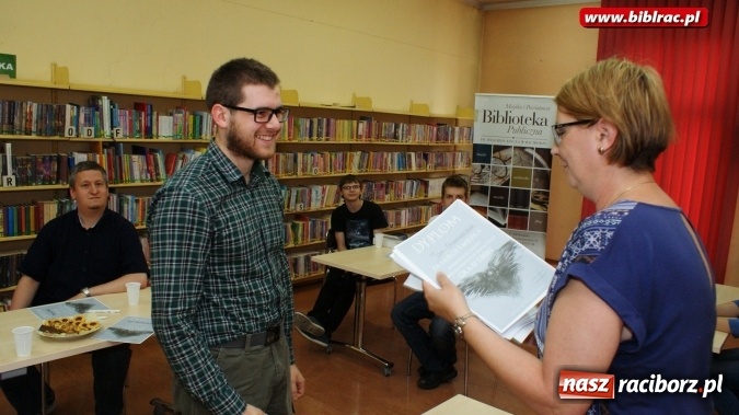 Zdjęcie w galerii na portalu naszraciborz.pl: W grze o tron zwycięża się albo umiera! – za nami konkurs wiedzy w bibliotece  wiadomości z regionu