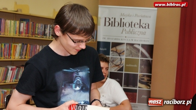 Zdjęcie w galerii na portalu naszraciborz.pl: W grze o tron zwycięża się albo umiera! – za nami konkurs wiedzy w bibliotece  wiadomości z regionu