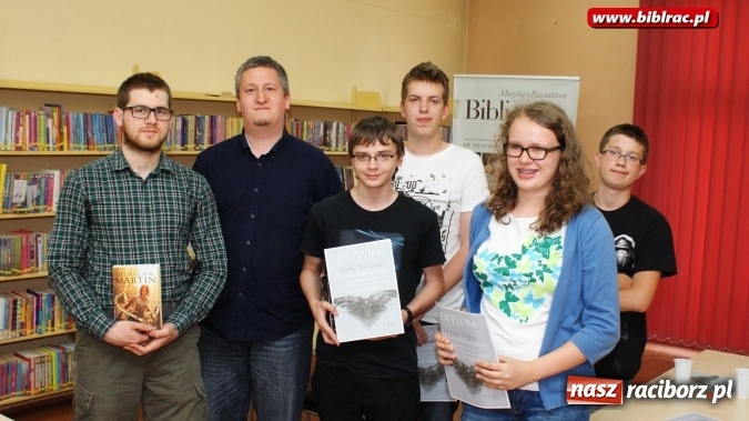 Zdjęcie w galerii na portalu naszraciborz.pl: W grze o tron zwycięża się albo umiera! – za nami konkurs wiedzy w bibliotece  wiadomości z regionu
