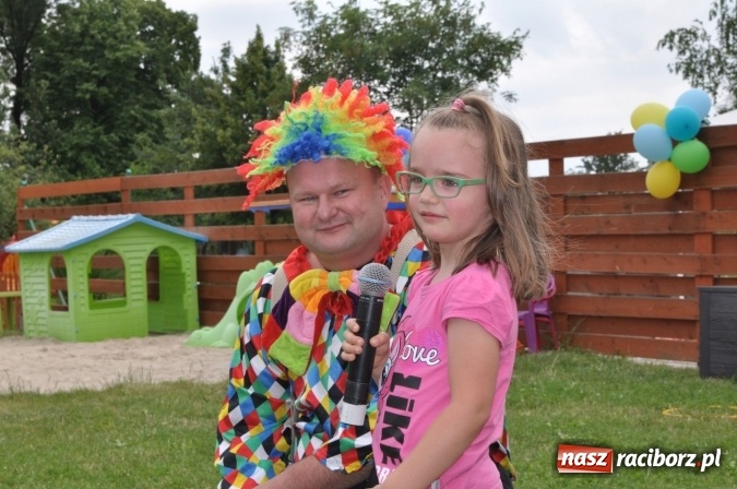 Zdjęcie w galerii na portalu naszraciborz.pl: Sportowo i artystycznie dla Mamy i Taty. Festyn w Domowym Przedszkolu wiadomości z regionu