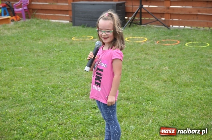 Zdjęcie w galerii na portalu naszraciborz.pl: Sportowo i artystycznie dla Mamy i Taty. Festyn w Domowym Przedszkolu wiadomości z regionu