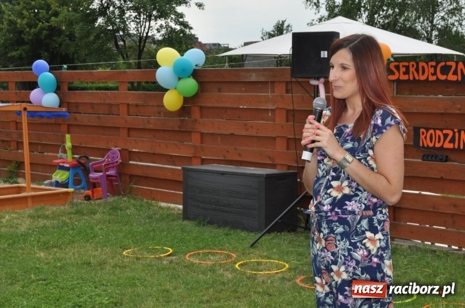 Zdjęcie w galerii na portalu naszraciborz.pl: Sportowo i artystycznie dla Mamy i Taty. Festyn w Domowym Przedszkolu wiadomości z regionu