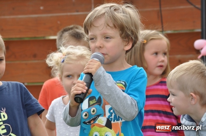 Zdjęcie w galerii na portalu naszraciborz.pl: Sportowo i artystycznie dla Mamy i Taty. Festyn w Domowym Przedszkolu wiadomości z regionu