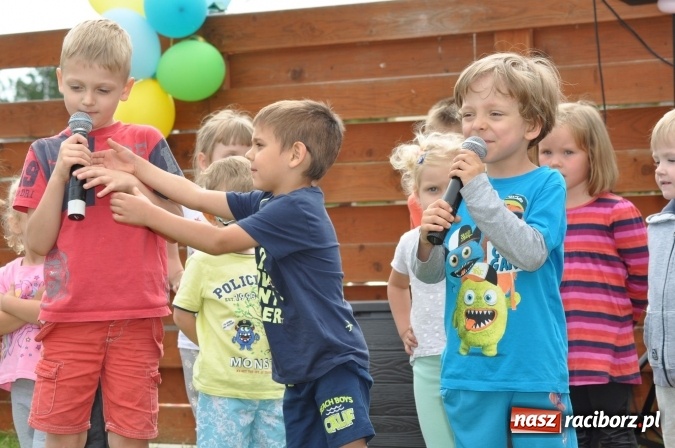 Zdjęcie w galerii na portalu naszraciborz.pl: Sportowo i artystycznie dla Mamy i Taty. Festyn w Domowym Przedszkolu wiadomości z regionu