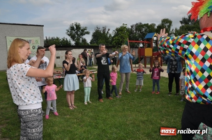 Zdjęcie w galerii na portalu naszraciborz.pl: Sportowo i artystycznie dla Mamy i Taty. Festyn w Domowym Przedszkolu wiadomości z regionu