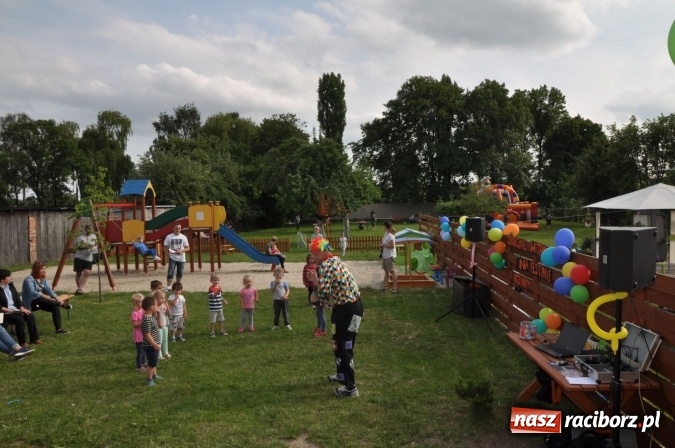 Zdjęcie w galerii na portalu naszraciborz.pl: Sportowo i artystycznie dla Mamy i Taty. Festyn w Domowym Przedszkolu wiadomości z regionu