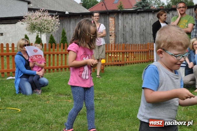 Zdjęcie w galerii na portalu naszraciborz.pl: Sportowo i artystycznie dla Mamy i Taty. Festyn w Domowym Przedszkolu wiadomości z regionu