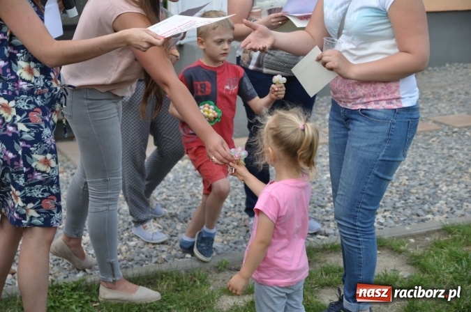 Zdjęcie w galerii na portalu naszraciborz.pl: Sportowo i artystycznie dla Mamy i Taty. Festyn w Domowym Przedszkolu wiadomości z regionu