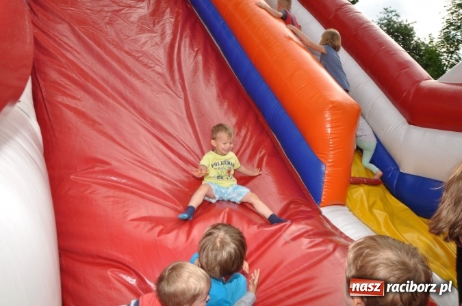 Zdjęcie w galerii na portalu naszraciborz.pl: Sportowo i artystycznie dla Mamy i Taty. Festyn w Domowym Przedszkolu wiadomości z regionu