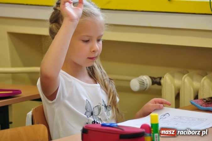 Zdjęcie w galerii na portalu naszraciborz.pl: Mistrz Rozrywek Umysłowych - powiatowy konkurs dla pierwszak&oacute;w w SP 18 wiadomości z regionu