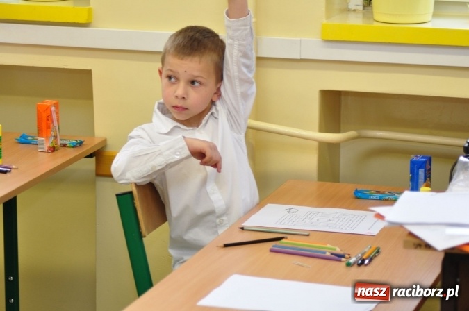 Zdjęcie w galerii na portalu naszraciborz.pl: Mistrz Rozrywek Umysłowych - powiatowy konkurs dla pierwszak&oacute;w w SP 18 wiadomości z regionu