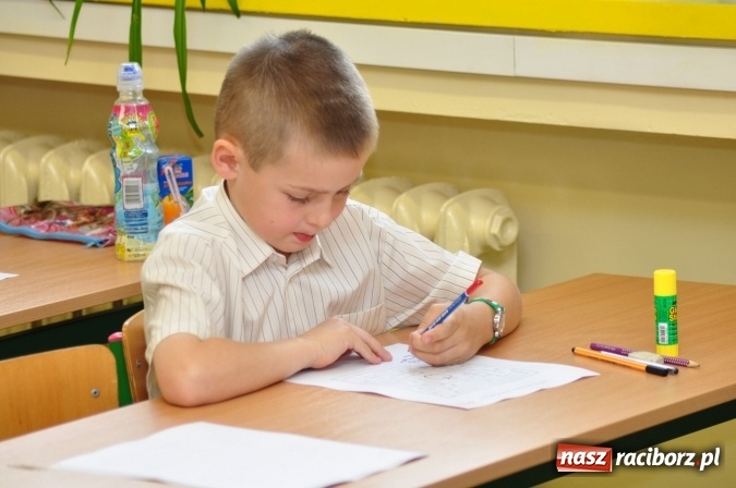 Zdjęcie w galerii na portalu naszraciborz.pl: Mistrz Rozrywek Umysłowych - powiatowy konkurs dla pierwszak&oacute;w w SP 18 wiadomości z regionu