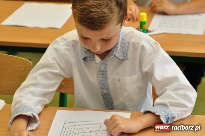 Zdjęcie w galerii na portalu naszraciborz.pl: Mistrz Rozrywek Umysłowych - powiatowy konkurs dla pierwszak&oacute;w w SP 18 wiadomości z regionu