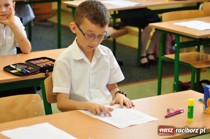 Zdjęcie w galerii na portalu naszraciborz.pl: Mistrz Rozrywek Umysłowych - powiatowy konkurs dla pierwszak&oacute;w w SP 18 wiadomości z regionu