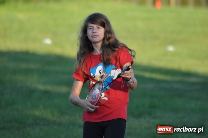 Zdjęcie w galerii na portalu naszraciborz.pl: Dla Mamy i Taty program przebogaty. Piknik szóstoklasistów z Brzezia wiadomości z regionu