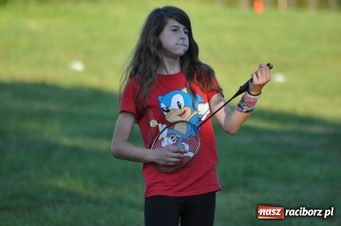 Zdjęcie w galerii na portalu naszraciborz.pl: Dla Mamy i Taty program przebogaty. Piknik szóstoklasistów z Brzezia wiadomości z regionu