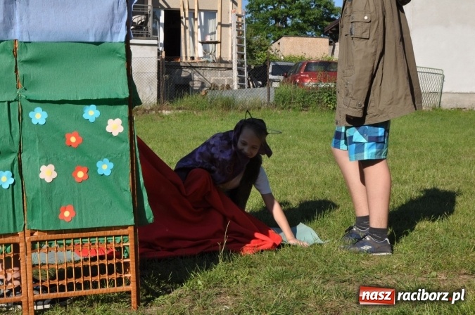 Zdjęcie w galerii na portalu naszraciborz.pl: Dla Mamy i Taty program przebogaty. Piknik szóstoklasistów z Brzezia wiadomości z regionu
