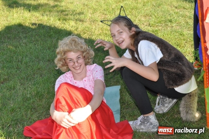 Zdjęcie w galerii na portalu naszraciborz.pl: Dla Mamy i Taty program przebogaty. Piknik szóstoklasistów z Brzezia wiadomości z regionu