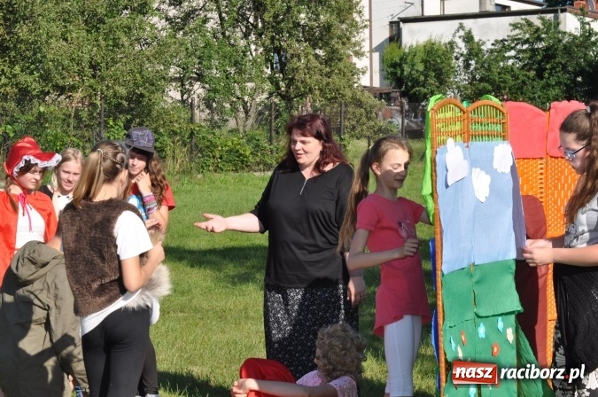 Zdjęcie w galerii na portalu naszraciborz.pl: Dla Mamy i Taty program przebogaty. Piknik szóstoklasistów z Brzezia wiadomości z regionu