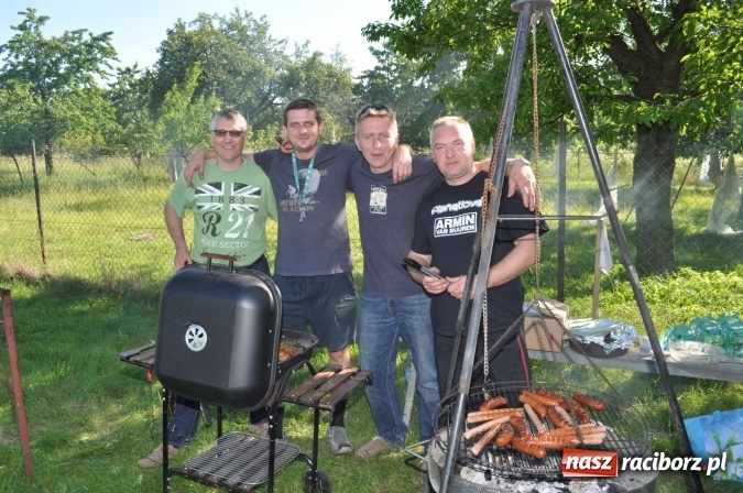 Zdjęcie w galerii na portalu naszraciborz.pl: Dla Mamy i Taty program przebogaty. Piknik szóstoklasistów z Brzezia wiadomości z regionu