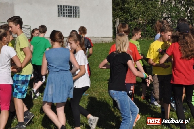 Zdjęcie w galerii na portalu naszraciborz.pl: Dla Mamy i Taty program przebogaty. Piknik szóstoklasistów z Brzezia wiadomości z regionu