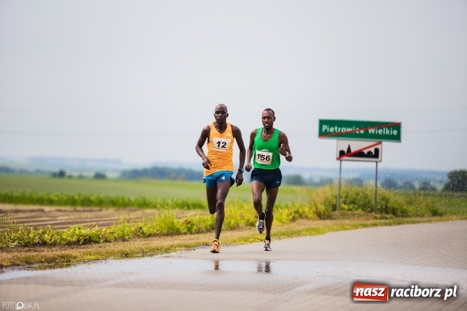 Zdjęcie w galerii na portalu naszraciborz.pl: X Jubileuszowy Półmaraton Kietrz - Třebom - Gródczanki - Pietrowice Wielkie wiadomości z regionu