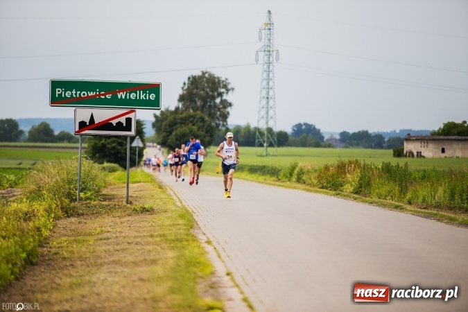 Zdjęcie w galerii na portalu naszraciborz.pl: X Jubileuszowy Półmaraton Kietrz - Třebom - Gródczanki - Pietrowice Wielkie wiadomości z regionu